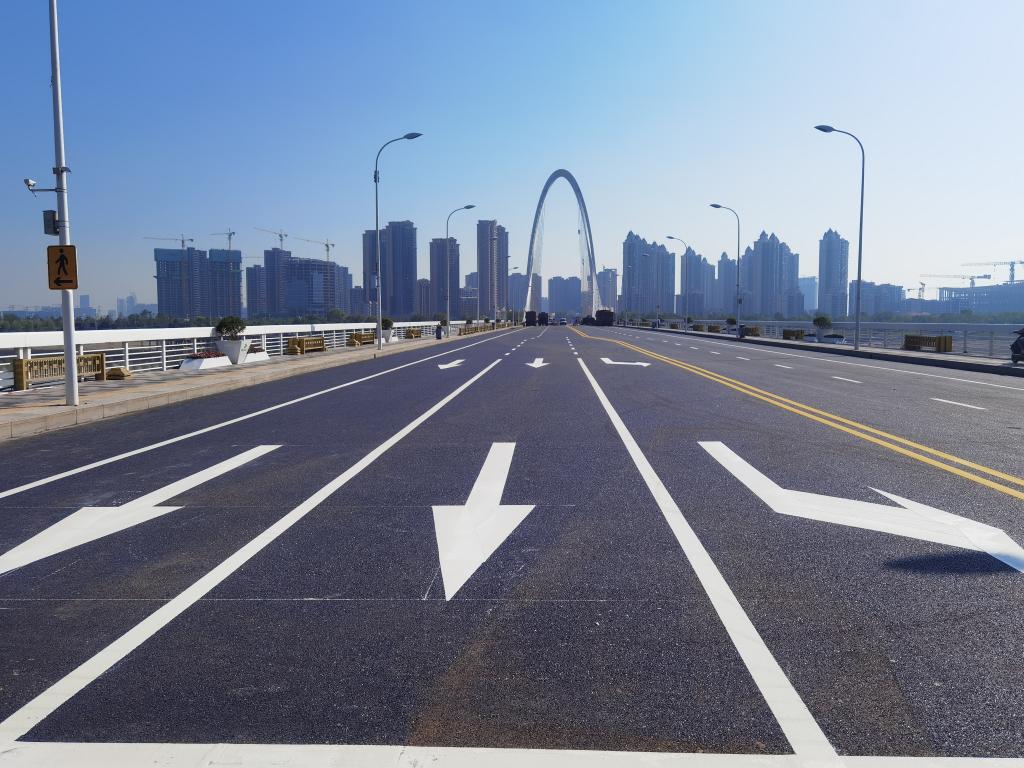 西安浐灞國際港(浐灞片區(qū))2025-2026年道路清掃保潔服務(wù)項目